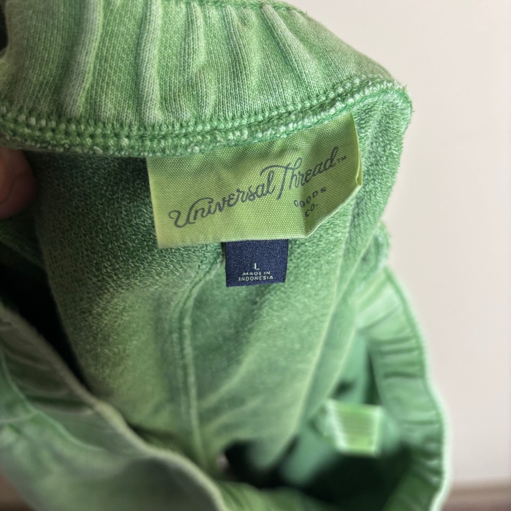 Universal Thread Lime Green‎ Oversized V-Neck Polo Top Shorts Set Womens Large - Picture 11 of 12